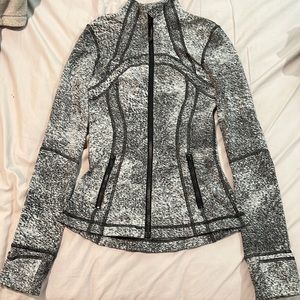 Lululemon define jacket size 2 black and white worn 2 times
